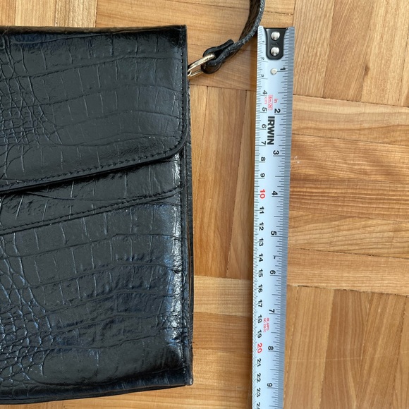 Vintage Black Snakeskin Patterned Purse - Picture 3 of 9